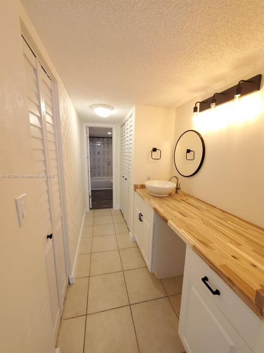 For Sale: $150,000 (1 beds, 1 baths, 800 Square Feet)