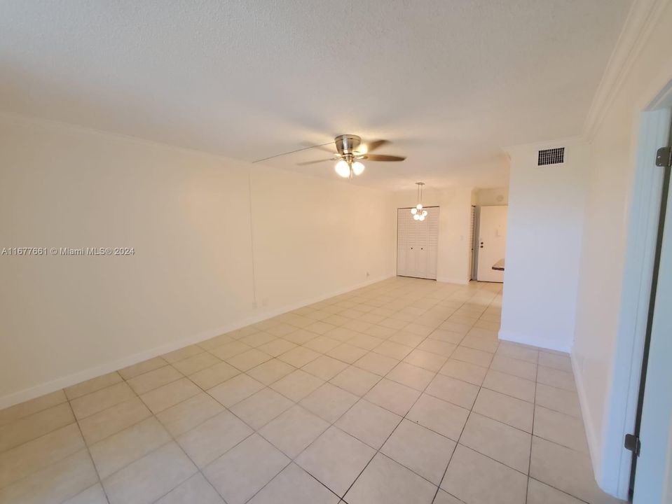 For Sale: $150,000 (1 beds, 1 baths, 800 Square Feet)