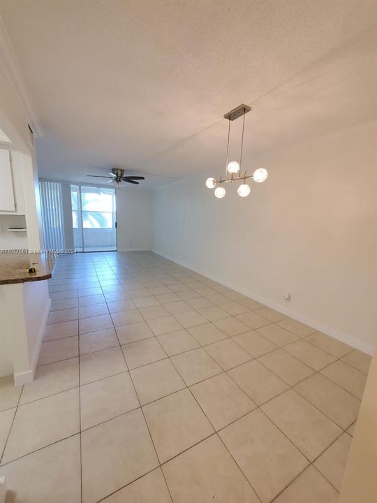 For Sale: $150,000 (1 beds, 1 baths, 800 Square Feet)