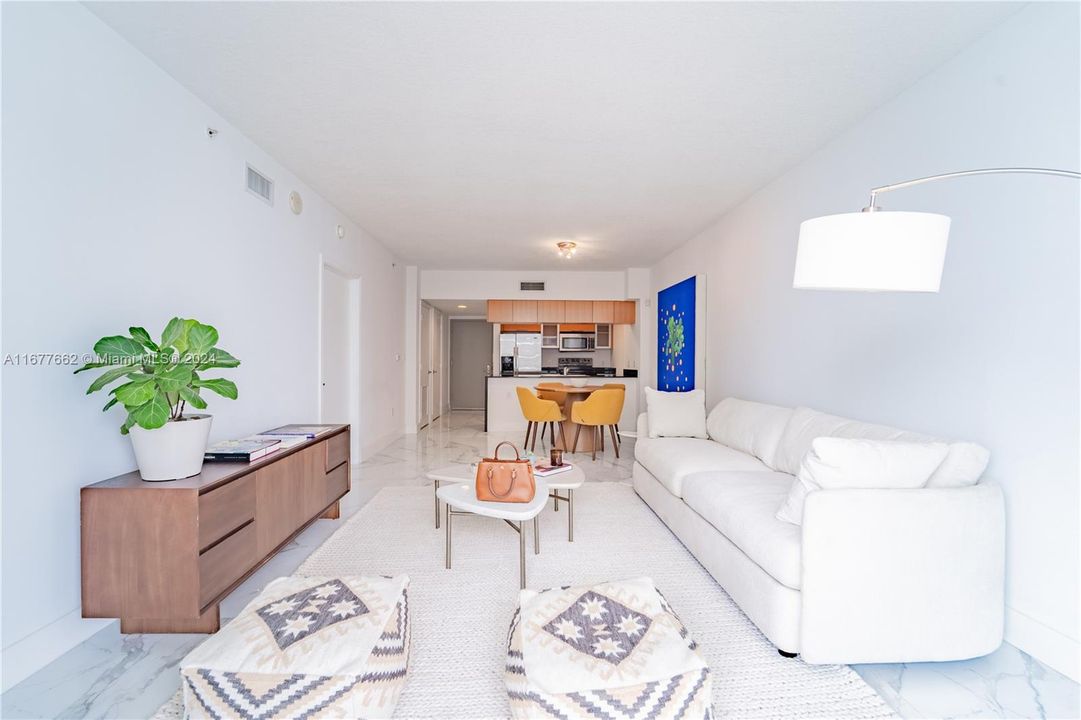 For Sale: $460,000 (1 beds, 1 baths, 825 Square Feet)