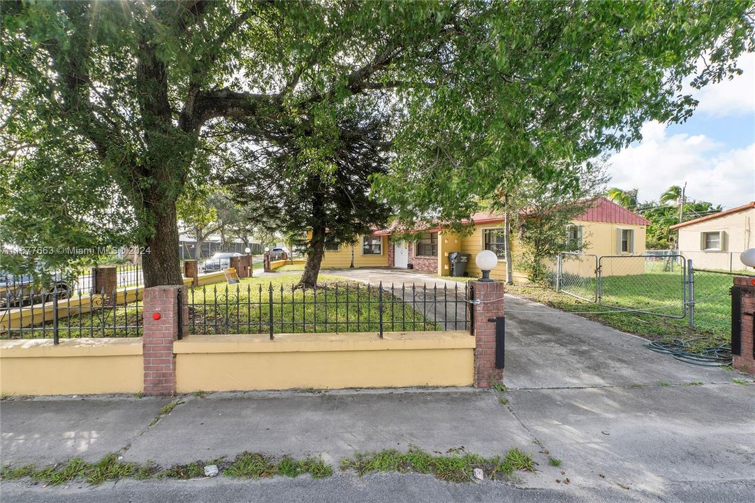 For Sale: $499,000 (3 beds, 2 baths, 1720 Square Feet)