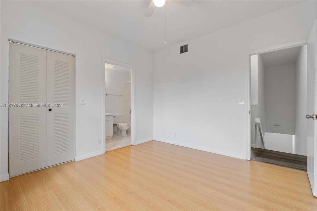 For Sale: $468,000 (2 beds, 2 baths, 1131 Square Feet)