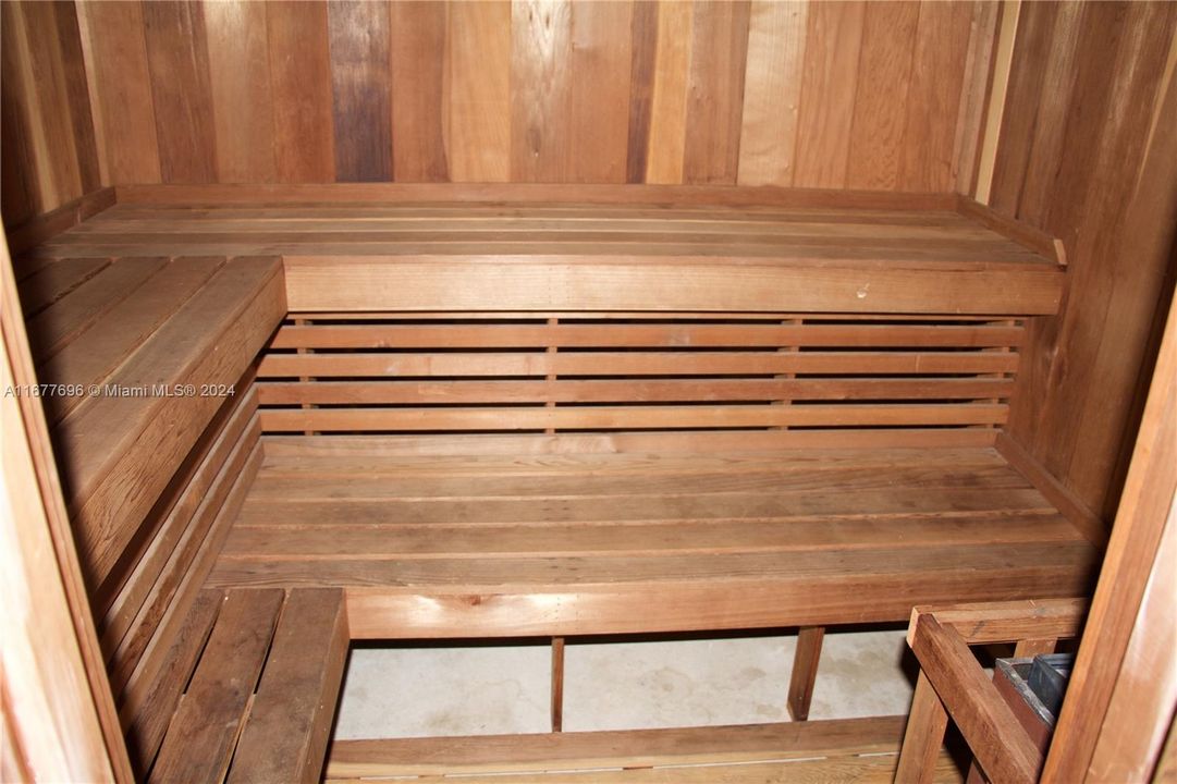 LADIES SAUNA ROOM