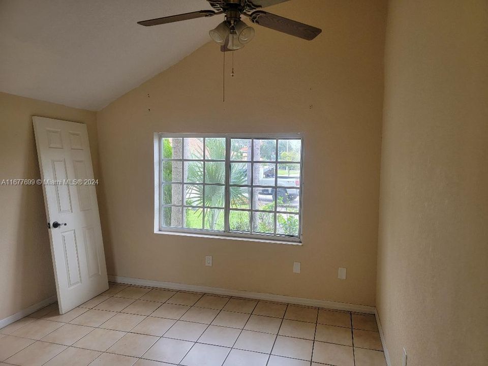 2nd master bedroom downstairs / re-tiling