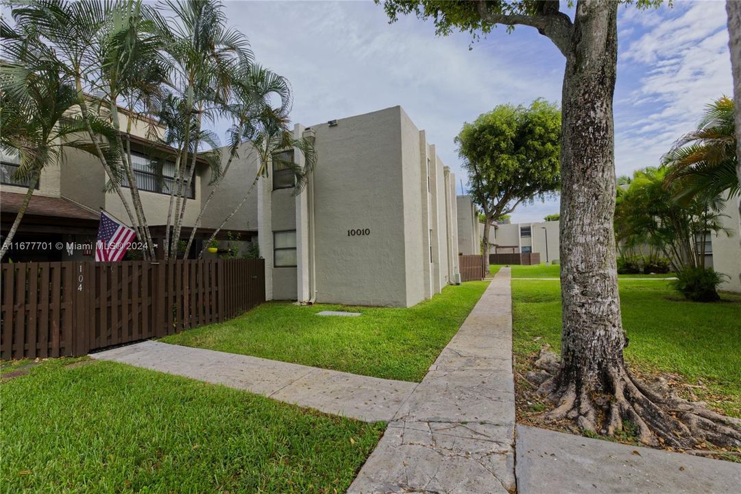 En Venta: $415,000 (3 camas, 2 baños, 1192 Pies cuadrados)