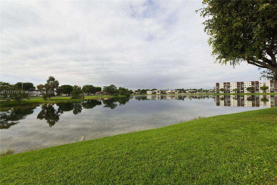 For Sale: $415,000 (3 beds, 2 baths, 1192 Square Feet)