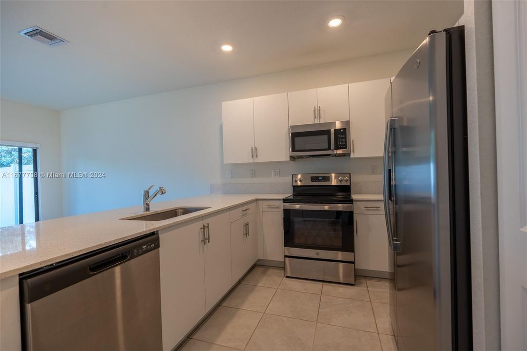 For Rent: $3,100 (3 beds, 2 baths, 1540 Square Feet)