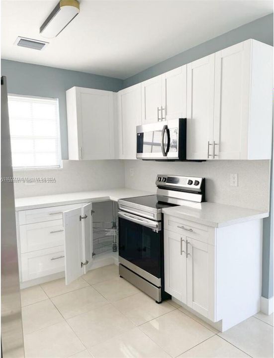 For Rent: $3,600 (3 beds, 2 baths, 1152 Square Feet)