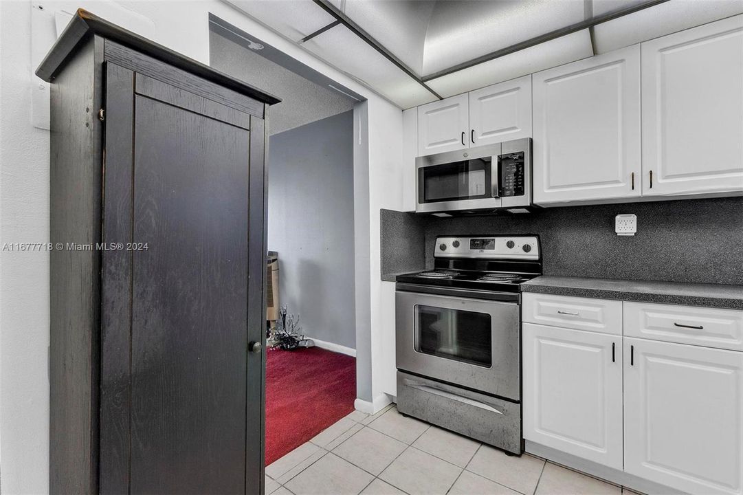 For Sale: $90,000 (1 beds, 1 baths, 640 Square Feet)