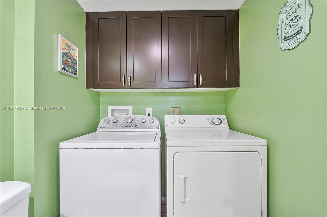 For Sale: $425,000 (2 beds, 2 baths, 1372 Square Feet)