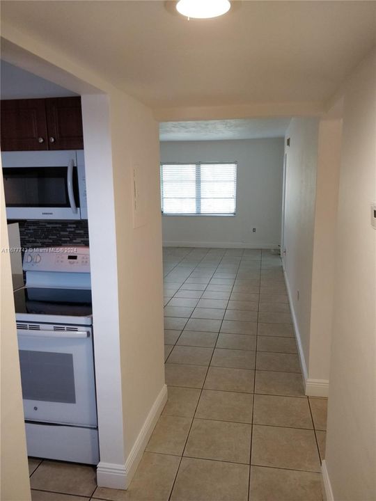 For Rent: $1,500 (1 beds, 1 baths, 850 Square Feet)