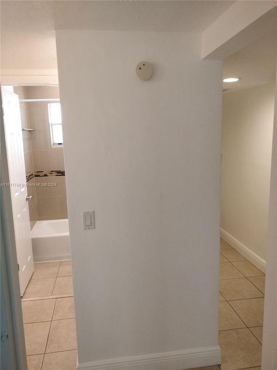 For Rent: $1,500 (1 beds, 1 baths, 850 Square Feet)