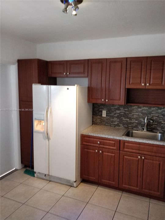 For Rent: $1,500 (1 beds, 1 baths, 850 Square Feet)