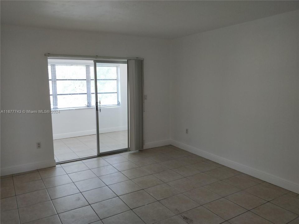 For Rent: $1,500 (1 beds, 1 baths, 850 Square Feet)