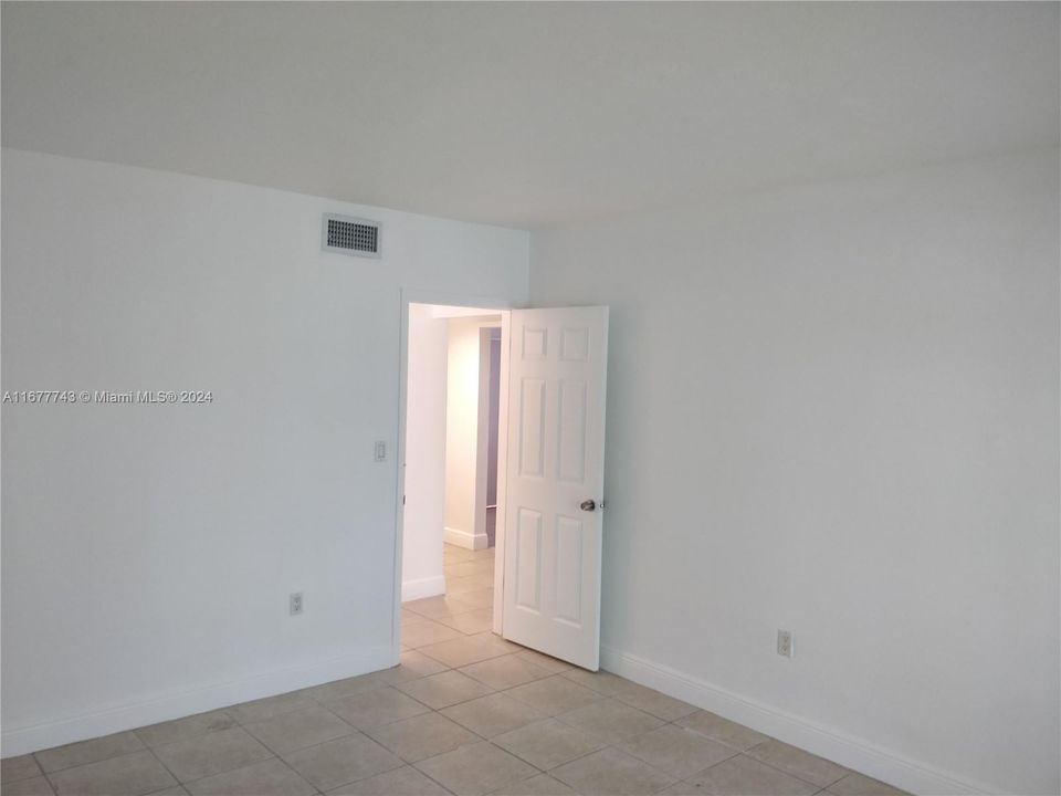 For Rent: $1,500 (1 beds, 1 baths, 850 Square Feet)