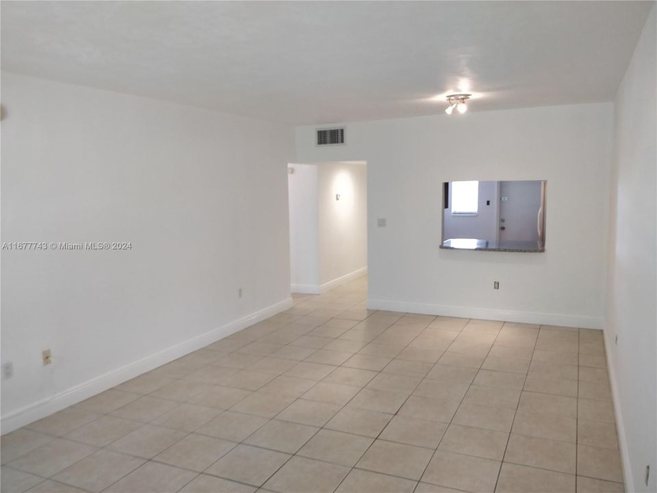 For Rent: $1,500 (1 beds, 1 baths, 850 Square Feet)