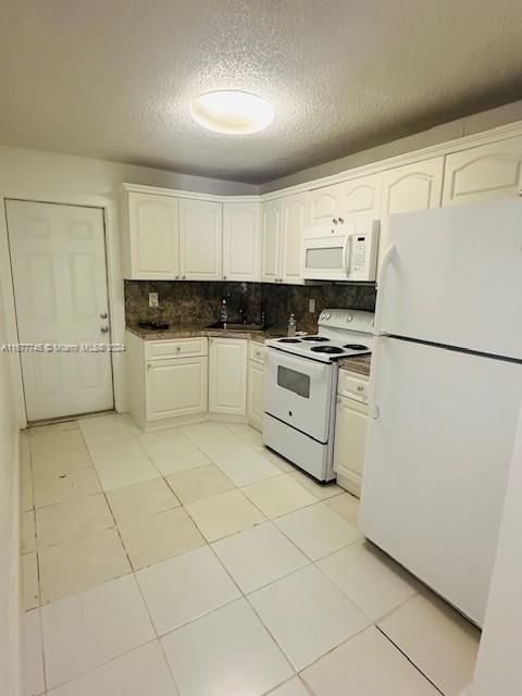 For Sale: $419,000 (3 beds, 1 baths, 1095 Square Feet)