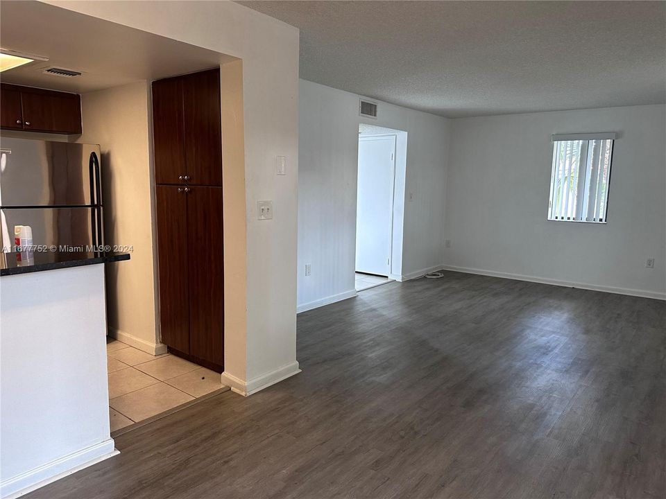 For Rent: $2,200 (2 beds, 2 baths, 910 Square Feet)