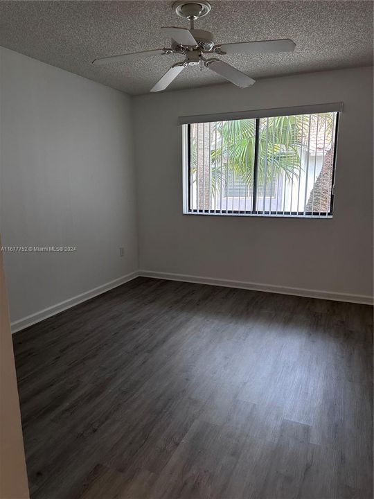 For Rent: $2,200 (2 beds, 2 baths, 910 Square Feet)