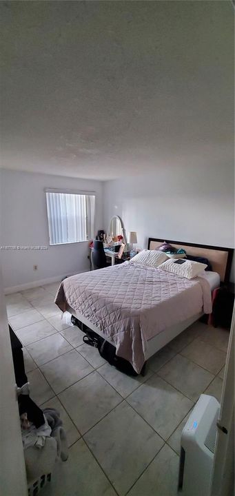 For Rent: $1,950 (1 beds, 1 baths, 676 Square Feet)