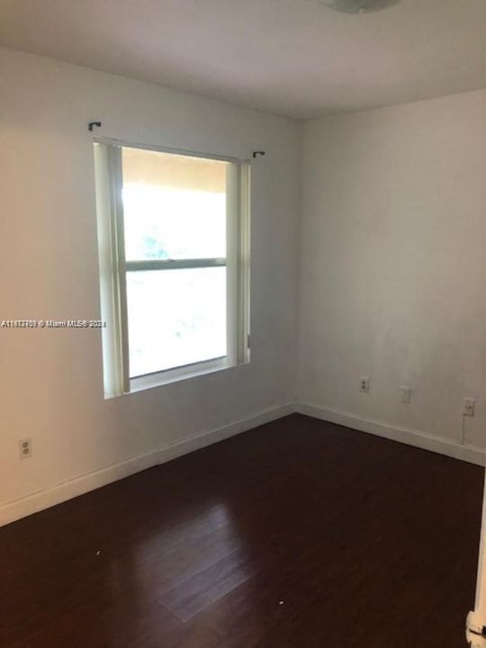 For Rent: $1,975 (1 beds, 1 baths, 693 Square Feet)