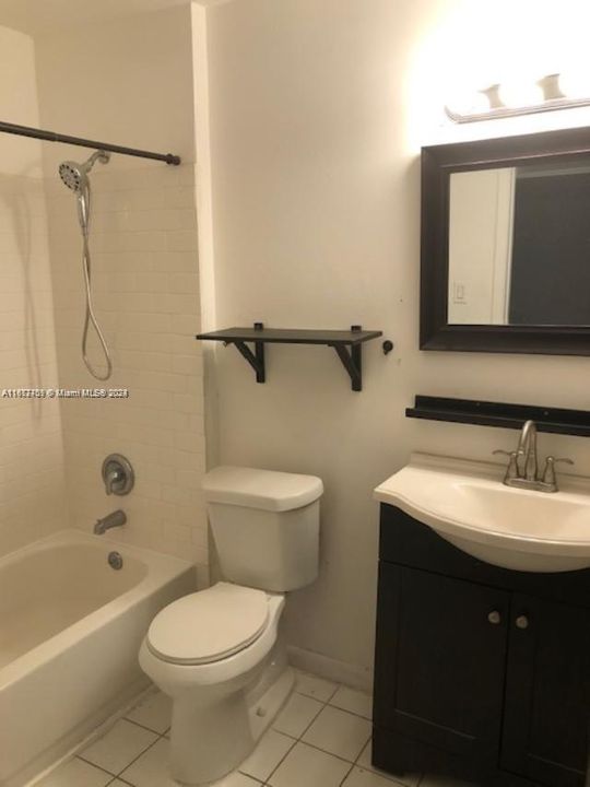 For Rent: $1,975 (1 beds, 1 baths, 693 Square Feet)