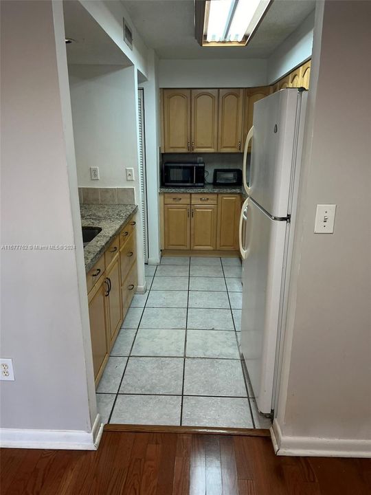 For Sale: $360,000 (2 beds, 2 baths, 1169 Square Feet)