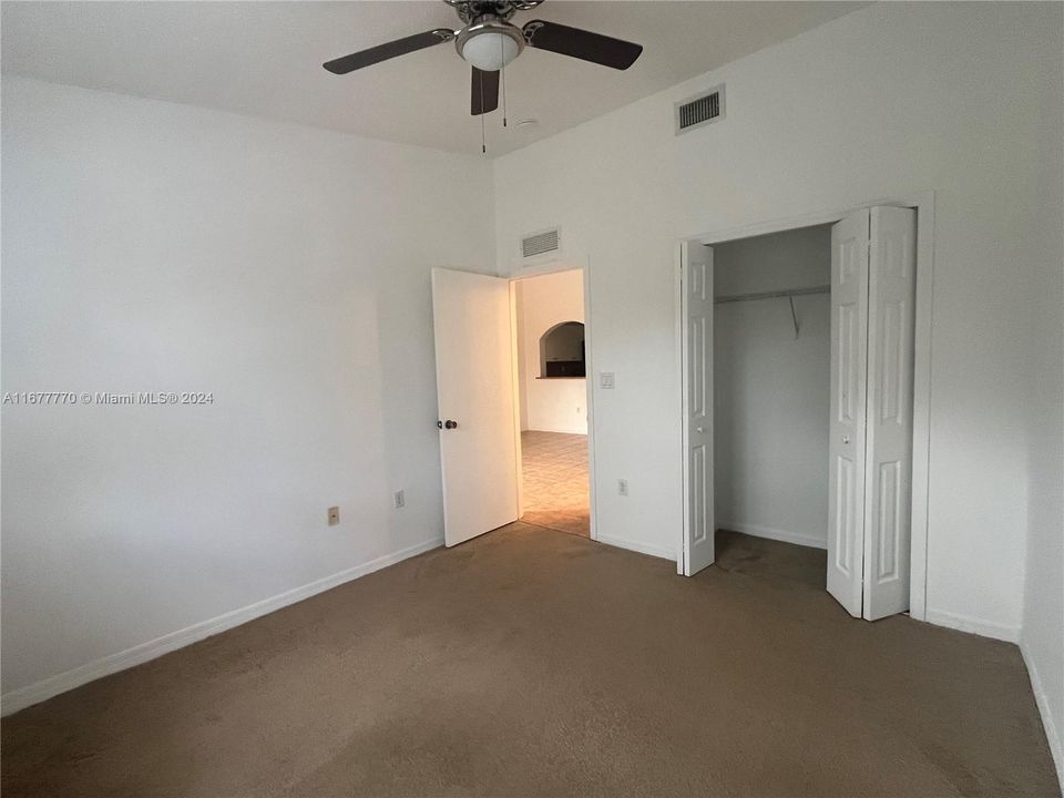 For Rent: $2,200 (2 beds, 2 baths, 910 Square Feet)