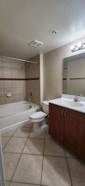 For Rent: $1,900 (1 beds, 1 baths, 843 Square Feet)