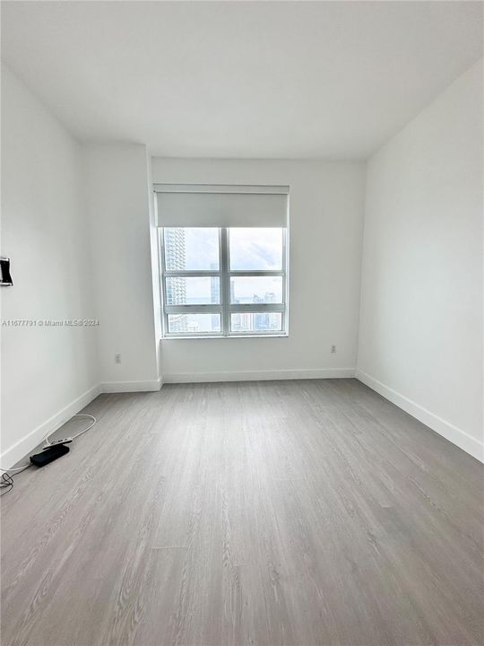 For Sale: $560,000 (1 beds, 1 baths, 688 Square Feet)