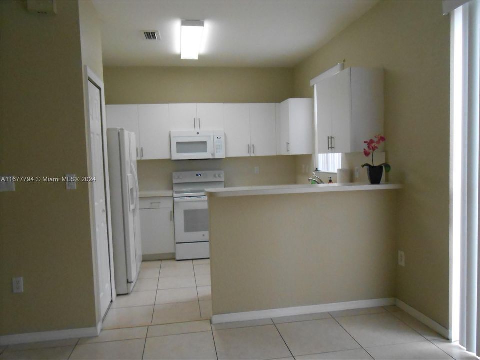 For Rent: $3,250 (3 beds, 2 baths, 1602 Square Feet)