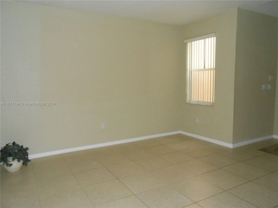 For Rent: $3,250 (3 beds, 2 baths, 1602 Square Feet)