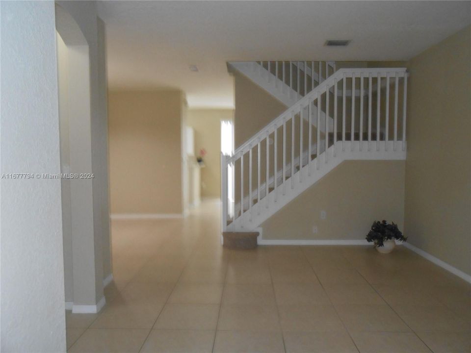 For Rent: $3,250 (3 beds, 2 baths, 1602 Square Feet)