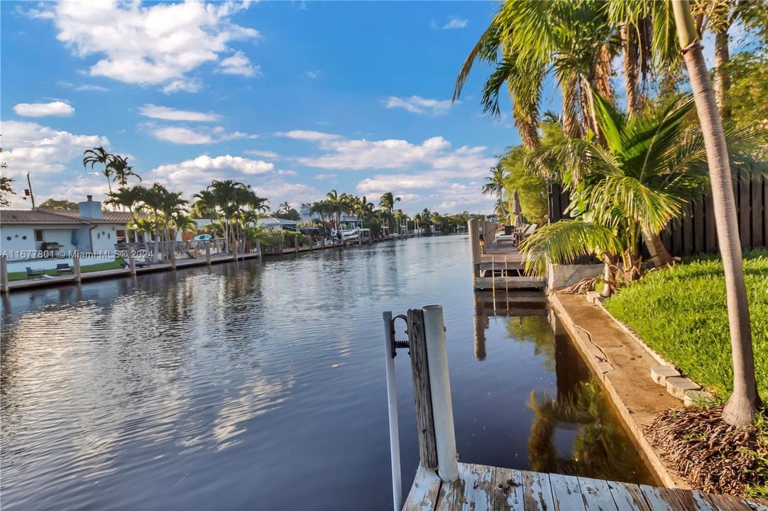 For Sale: $988,000 (3 beds, 2 baths, 1272 Square Feet)