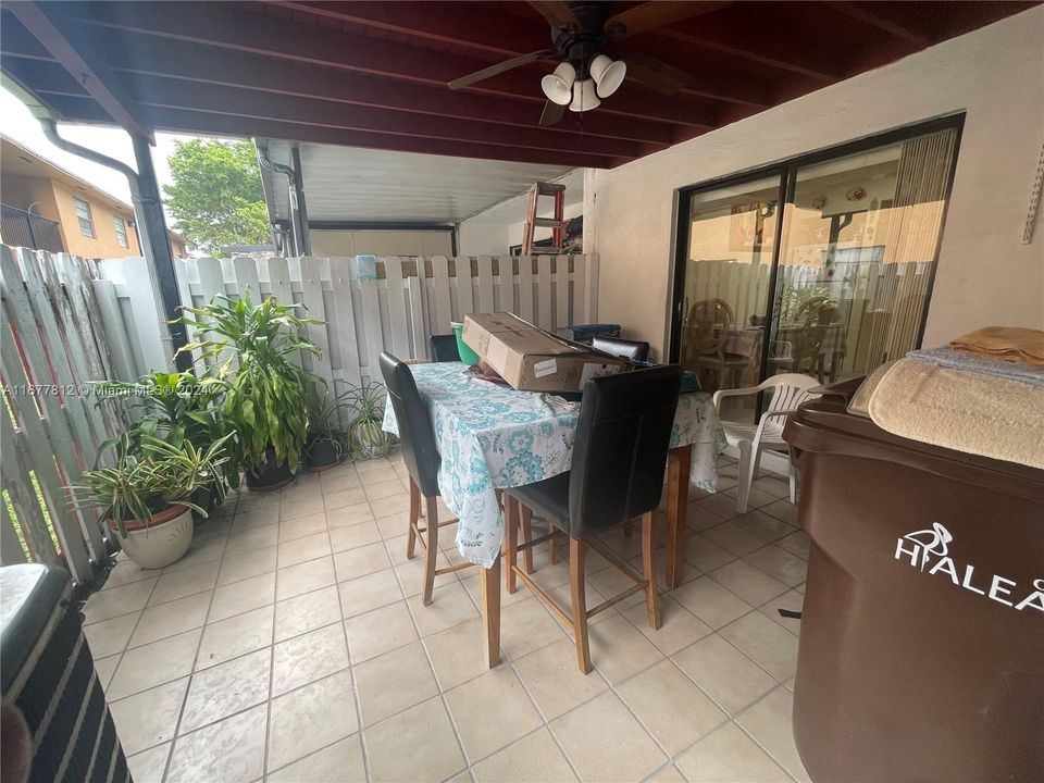 En Venta: $375,000 (2 camas, 1 baños, 896 Pies cuadrados)