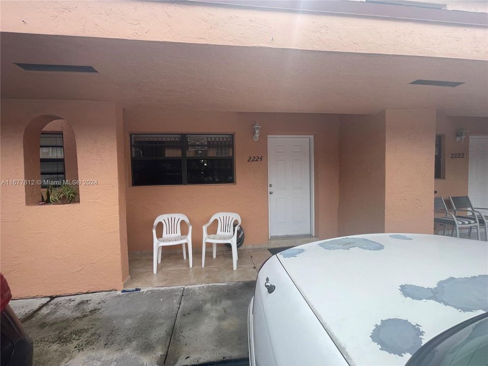 En Venta: $375,000 (2 camas, 1 baños, 896 Pies cuadrados)