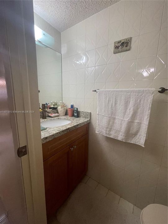 For Sale: $375,000 (2 beds, 1 baths, 896 Square Feet)