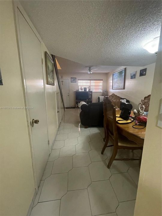 En Venta: $375,000 (2 camas, 1 baños, 896 Pies cuadrados)