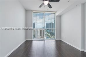 For Rent: $2,850 (1 beds, 1 baths, 924 Square Feet)