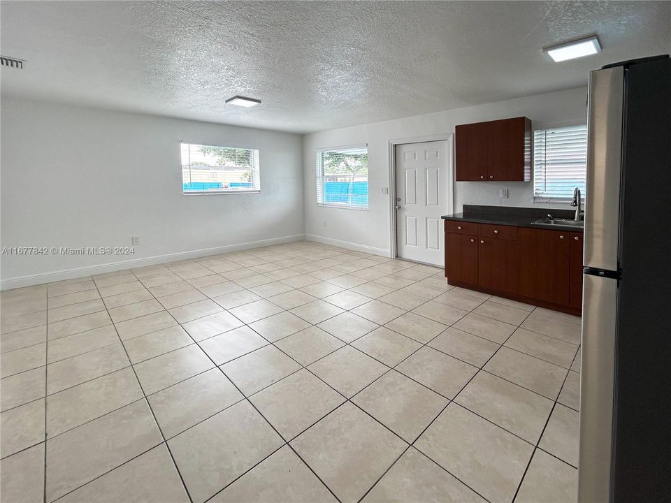 For Rent: $1,750 (1 beds, 1 baths, 600 Square Feet)