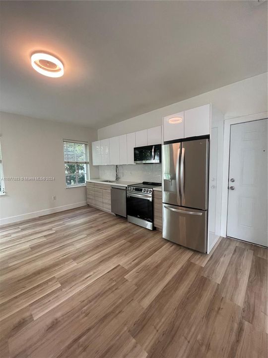 For Rent: $2,200 (1 beds, 1 baths, 599 Square Feet)