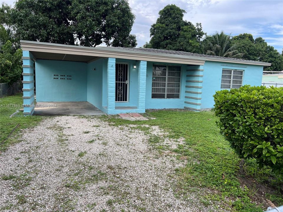 For Rent: $2,799 (3 beds, 1 baths, 1060 Square Feet)