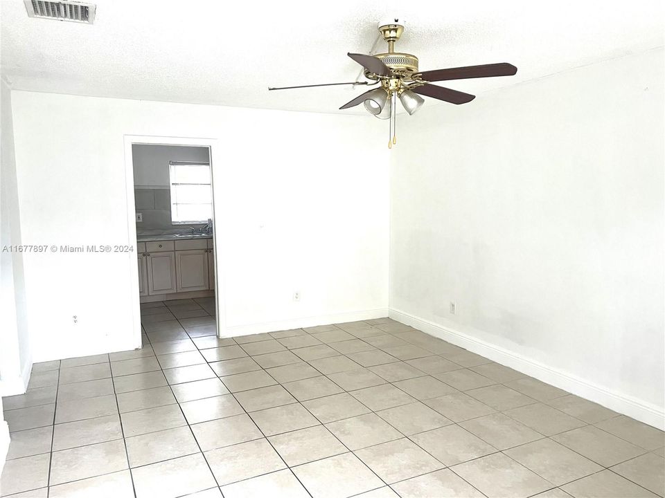 For Rent: $2,500 (2 beds, 2 baths, 2165 Square Feet)