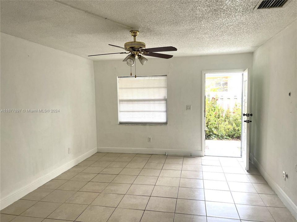 For Rent: $2,500 (2 beds, 2 baths, 2165 Square Feet)