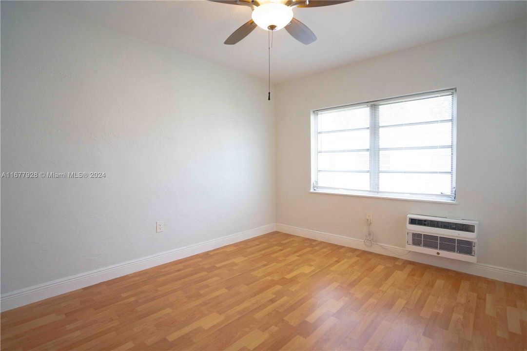 For Rent: $1,900 (1 beds, 1 baths, 650 Square Feet)