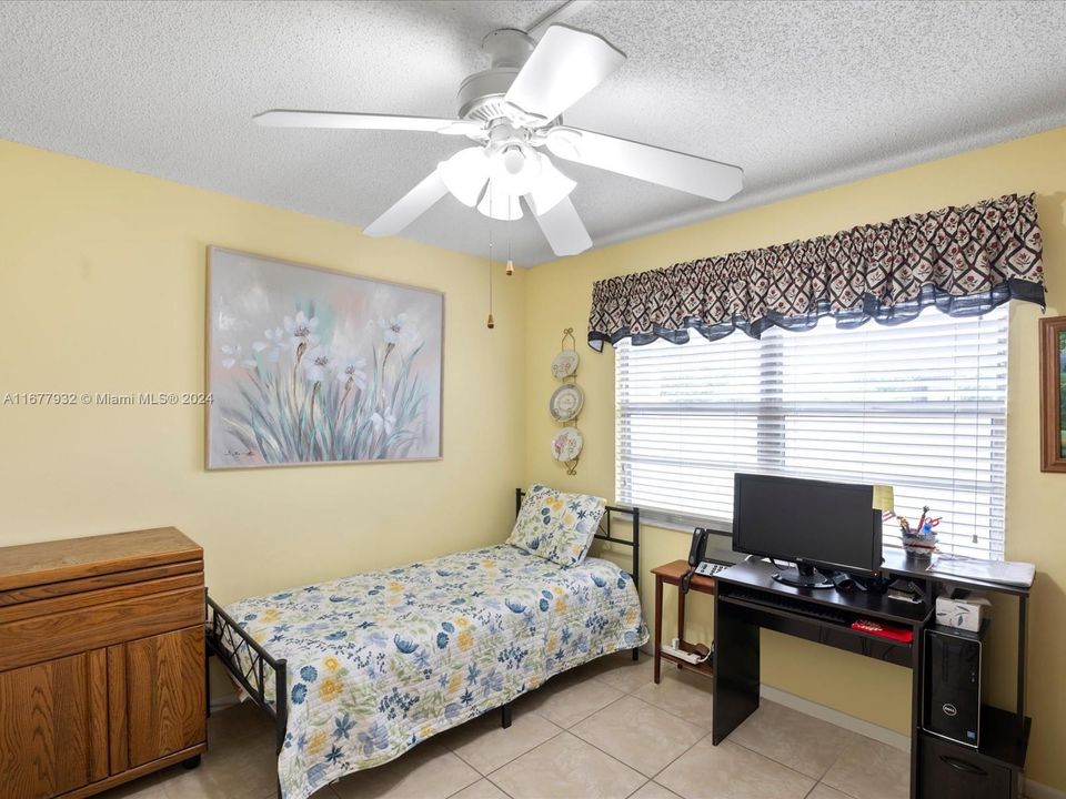 For Sale: $249,900 (2 beds, 2 baths, 1192 Square Feet)