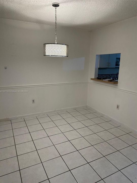 For Rent: $1,650 (1 beds, 1 baths, 703 Square Feet)