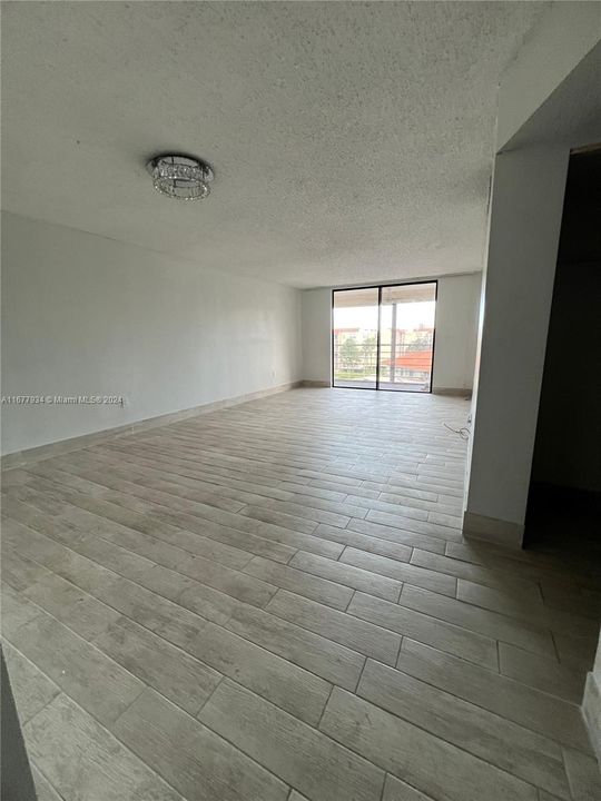 For Rent: $1,799 (2 beds, 2 baths, 1000 Square Feet)