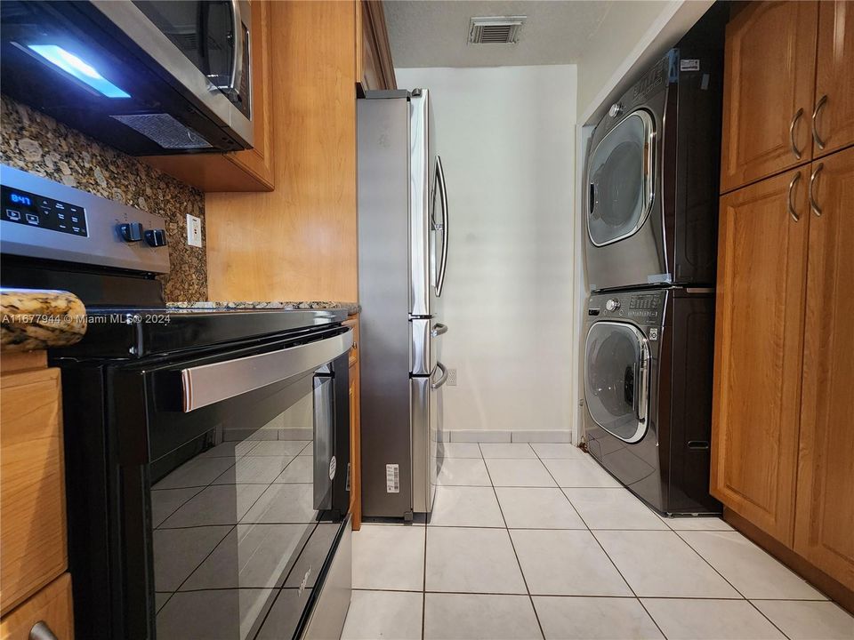 For Rent: $3,450 (3 beds, 2 baths, 1557 Square Feet)