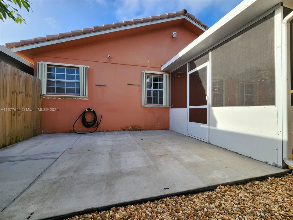 For Rent: $3,450 (3 beds, 2 baths, 1557 Square Feet)